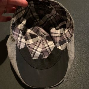 EUC boys paperboy flat hat, 100% linen, grey